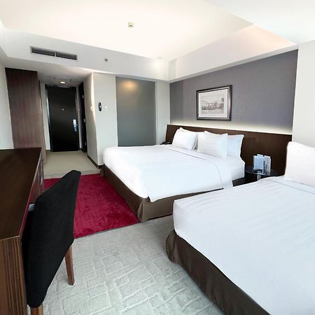 Aston Madiun Hotel & Conference Center Zewnętrze zdjęcie