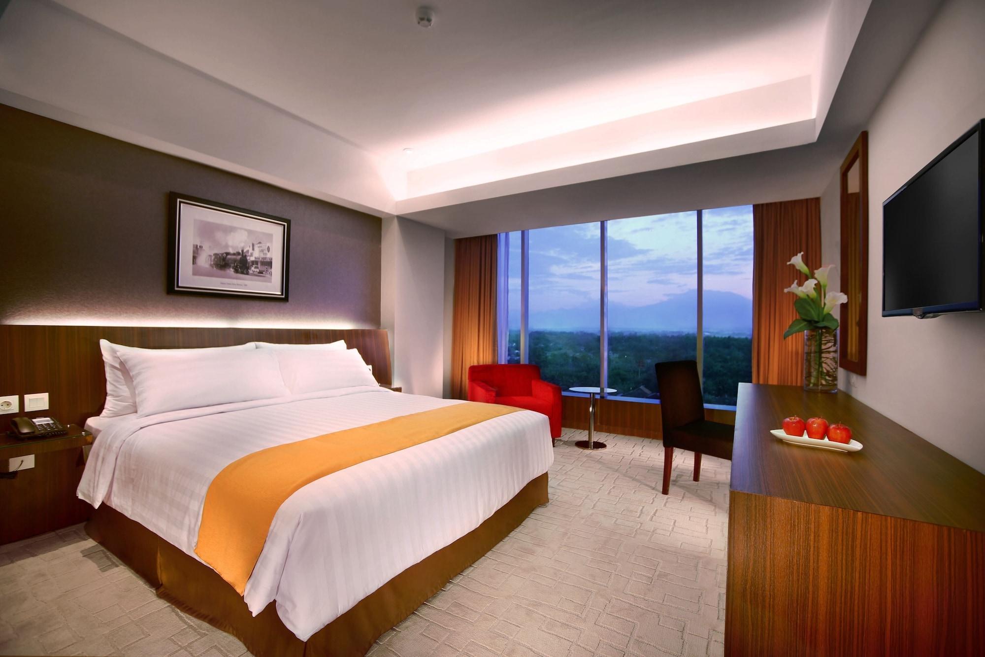 Aston Madiun Hotel & Conference Center Zewnętrze zdjęcie