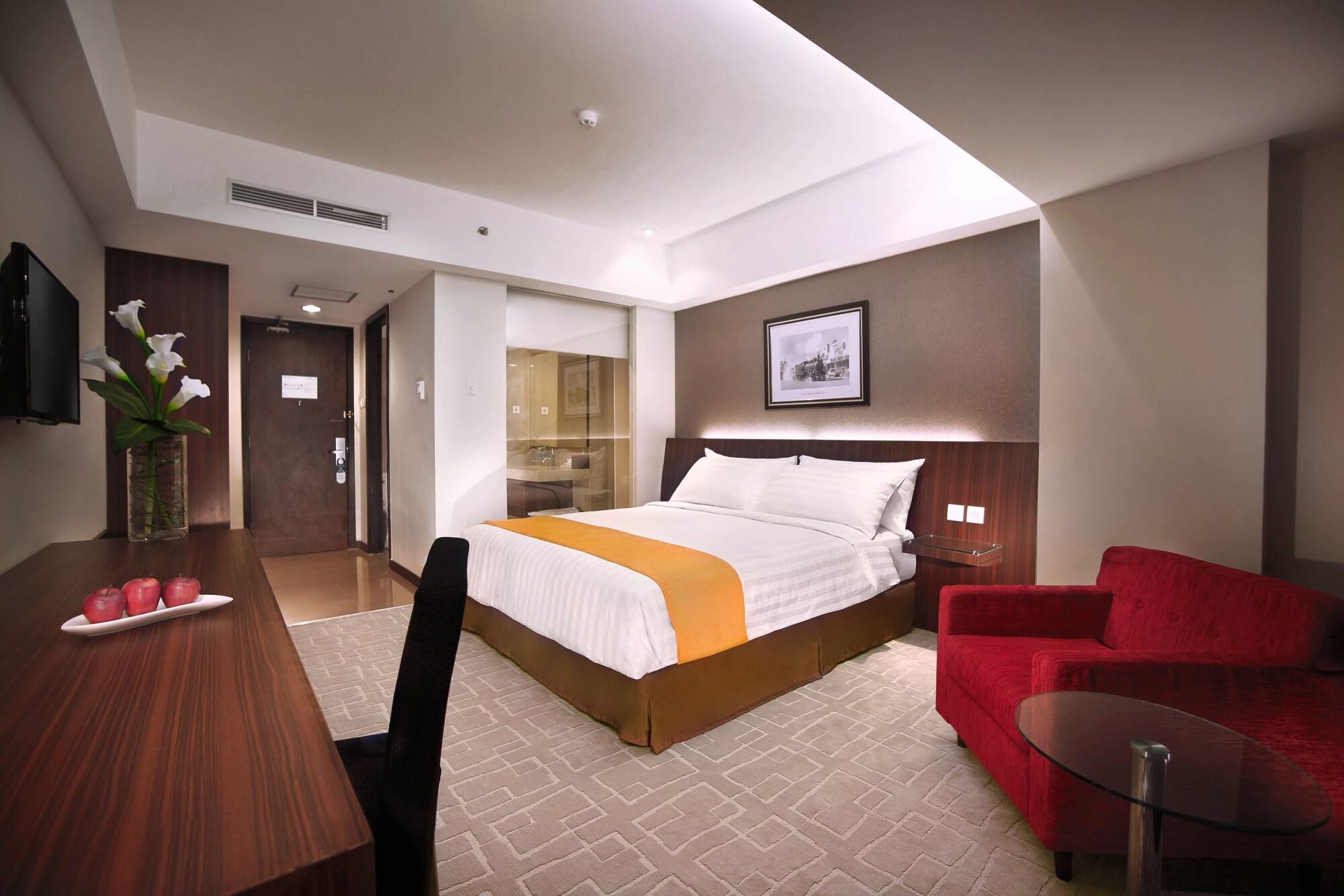 Aston Madiun Hotel & Conference Center Zewnętrze zdjęcie