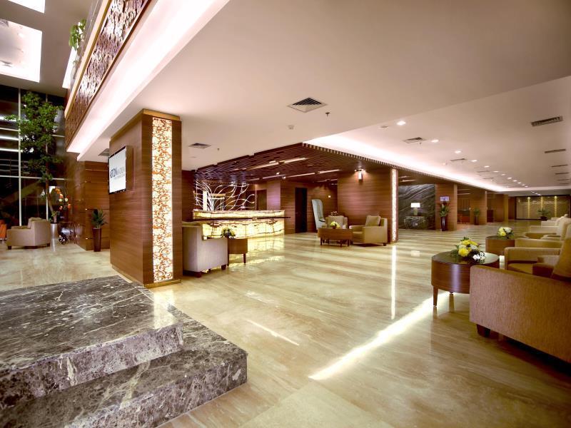 Aston Madiun Hotel & Conference Center Zewnętrze zdjęcie
