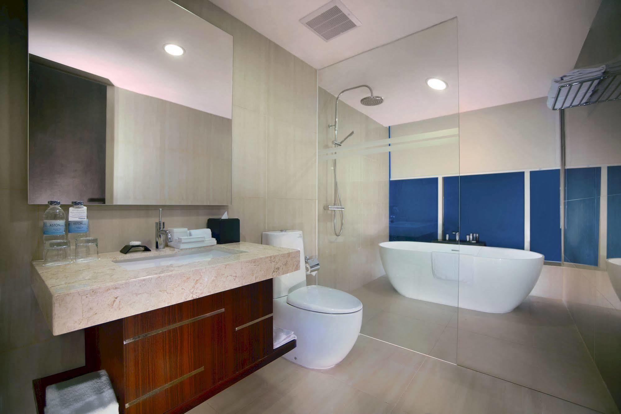 Aston Madiun Hotel & Conference Center Zewnętrze zdjęcie