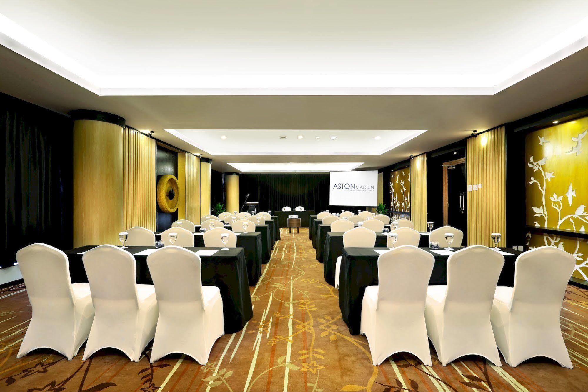 Aston Madiun Hotel & Conference Center Zewnętrze zdjęcie